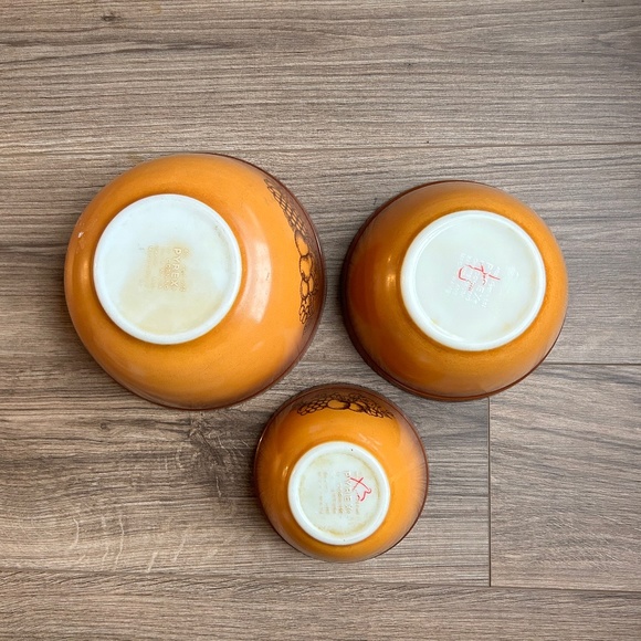 Pyrex Old Orchard 3 Piece Mixing Nesting Bowls - Picture 2 of 6